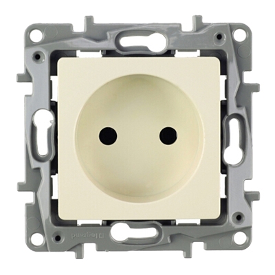 Розетка 2К со шторками - Niloe - слоновая кость