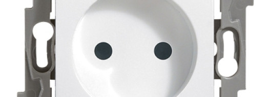 Розетка 2К со шторками - Niloe - белый