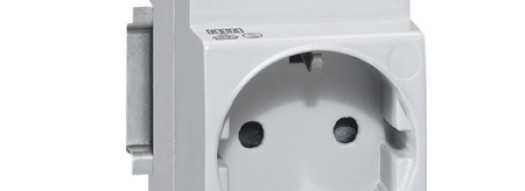 Розетка с защитными шторками - 10/16А, 250 В, 2К+З