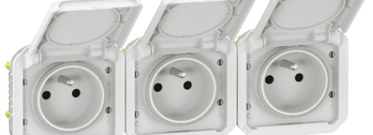 Розетка 3x2К+З горизонтальная, французский стандарт - Plexo IP55 - белый